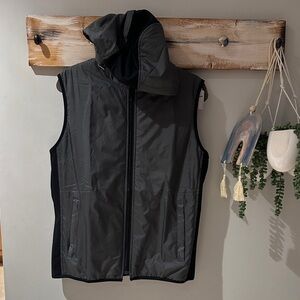 Anatomie M Men's Gray Sleeveless Jacket